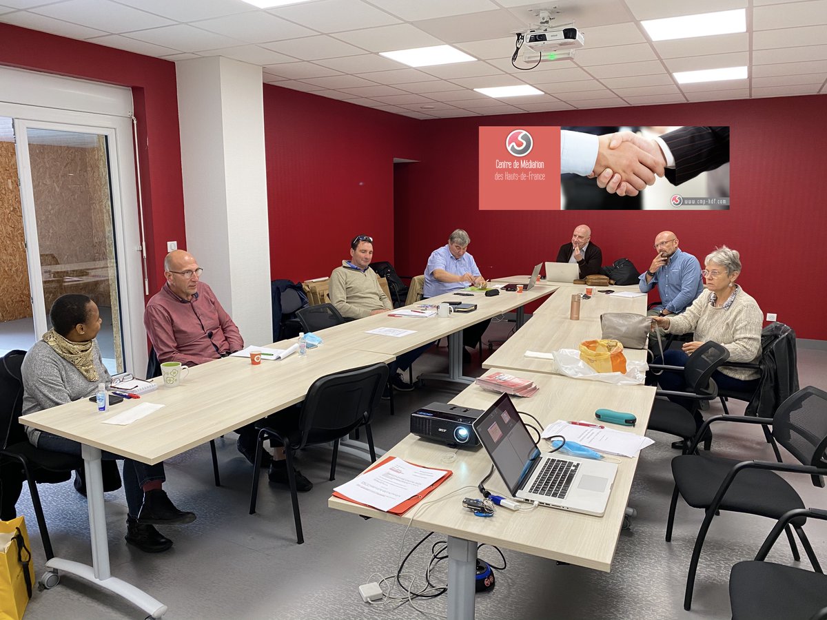 CMPhdf's tweet photo. Ce mercredi 30 septembre 2020 à #ARRAS des médiateurs se sont réunis pour échanger et analyser leurs pratiques de #médiation : https://t.co/3CusRflDtB https://t.co/LMHIRxYfbX