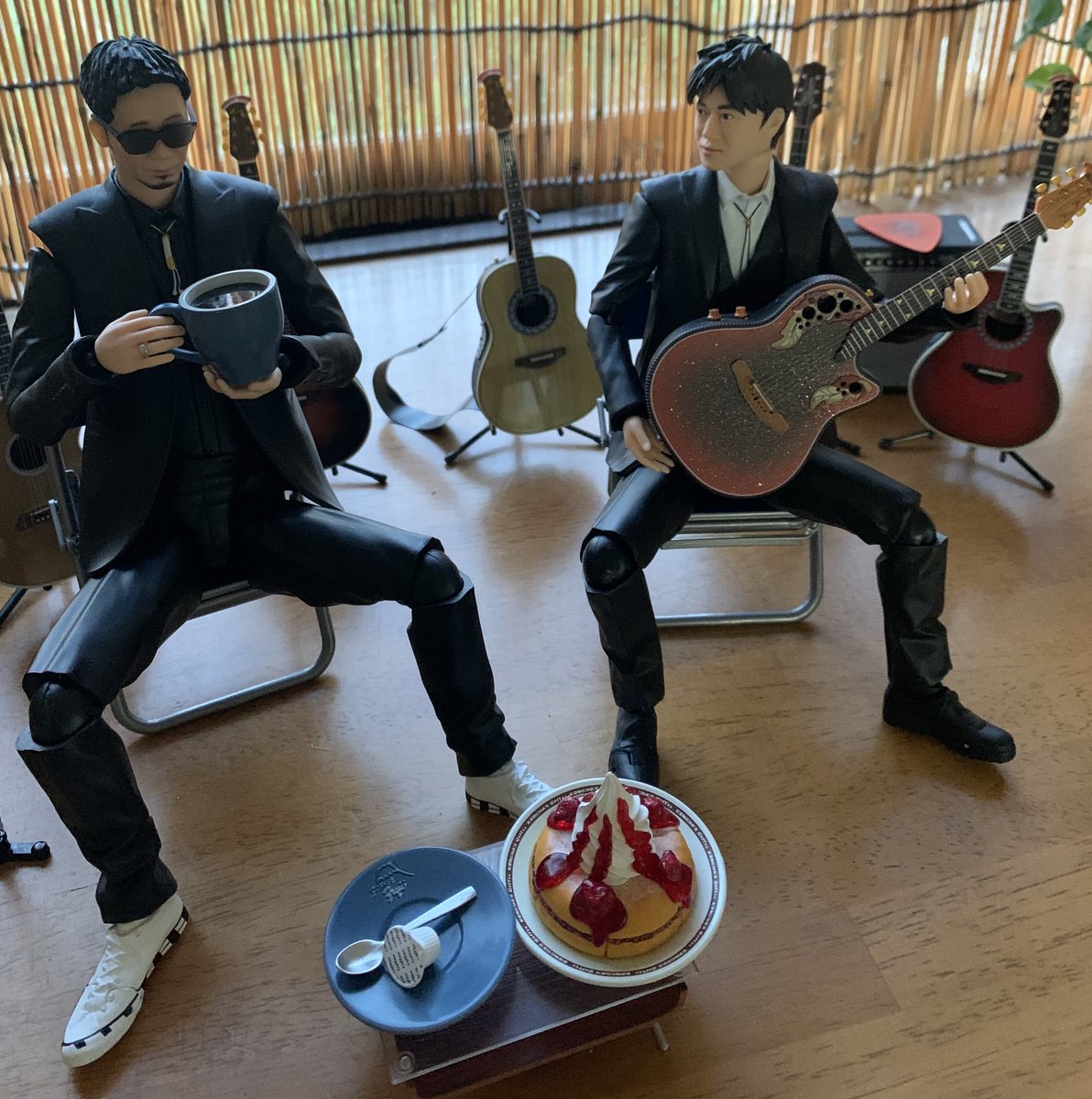 Takechiyo 今日のギター Ovation アマダス 1581 2 昨日のテレ東音楽祭のコブクロ よかった ３日も待ち遠しい 今日はコーヒーの日 おいしい珈琲飲んでますか コブクロ コブクロフィギュア Ovation 今日のギター コーヒーの日 T Co