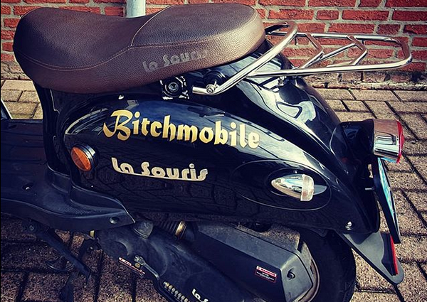 Politie zoekt verdachten van diefstal snorfiets ..