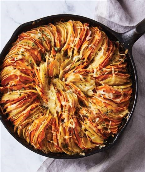 HorsingAroundLA's tweet photo. Watch @TaraTeaspoonInc make 2 recipes from her new cookbook #LiveLifeDeliciously! 👩🍳🔪
🥔Cheese & Herb Potato Gratin
🥗Lime Chicken and Summer Melon Salad
See it here!👉 https://t.co/clfFI6KPDt
Then buy the book here👉 https://t.co/DtzqQe45dj
@ShadowMountn
@MelissasProduce https://t.co/P4ahFxmR1C
