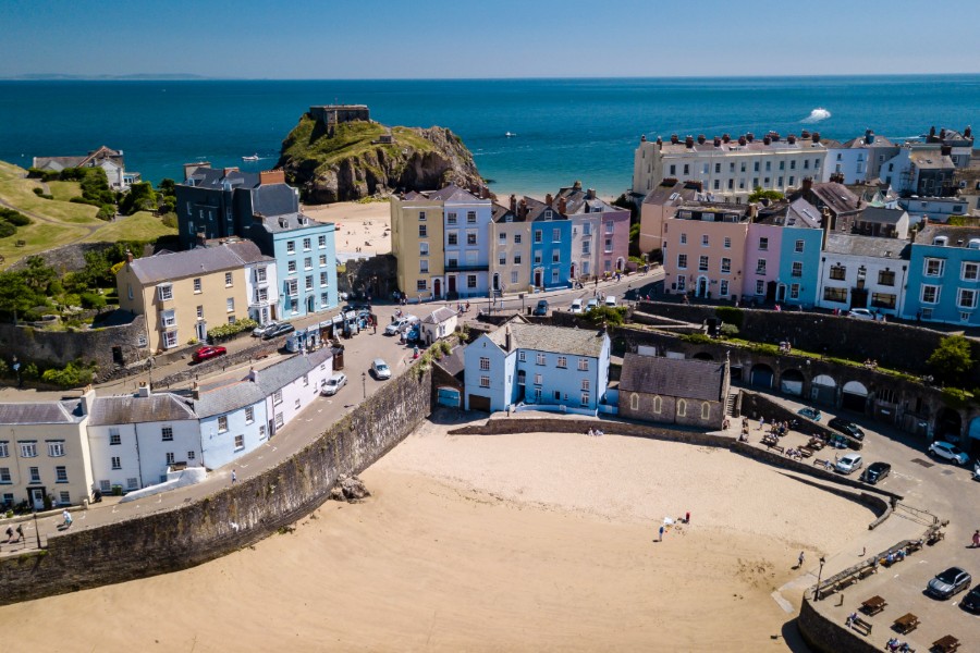Why not stay right on the beach on your next Staycation holiday? We've compiled a shortlist of beach cottages on our blog. See simplyseaviews.co.uk/blog/stay-on-t…

#staycation #cottages #holidays #beach #Tenby #Wales