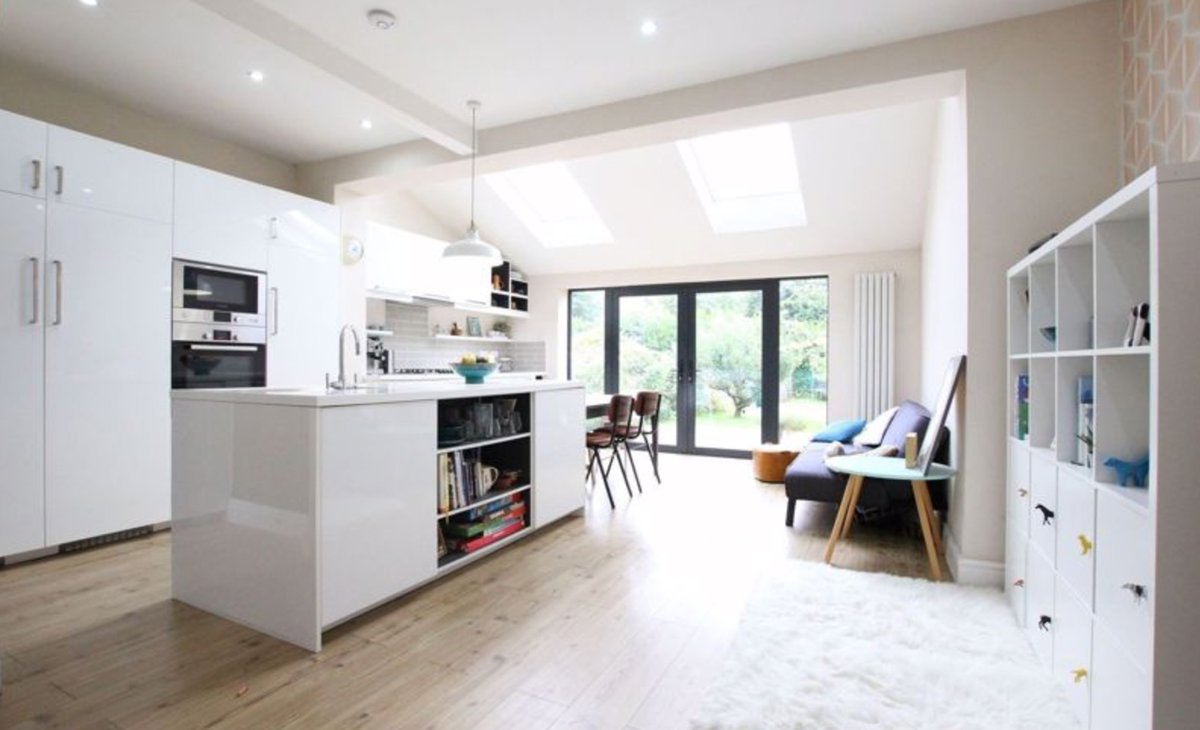 MoveResTweets's tweet photo. 🏠 | Properties for Sale 

Desford Road, Aigburth, Liverpool. Semi-Detached House > £325,000: 

✅Open Plan Lounge, Kitchen &amp; Diner
✅Rear Garden w/ Patio 
✅Family Bathroom
Don’t miss out on this perfect family home! Visit our website for more details > https://t.co/0LVZK45Znj https://t.co/xYT2x20wWT