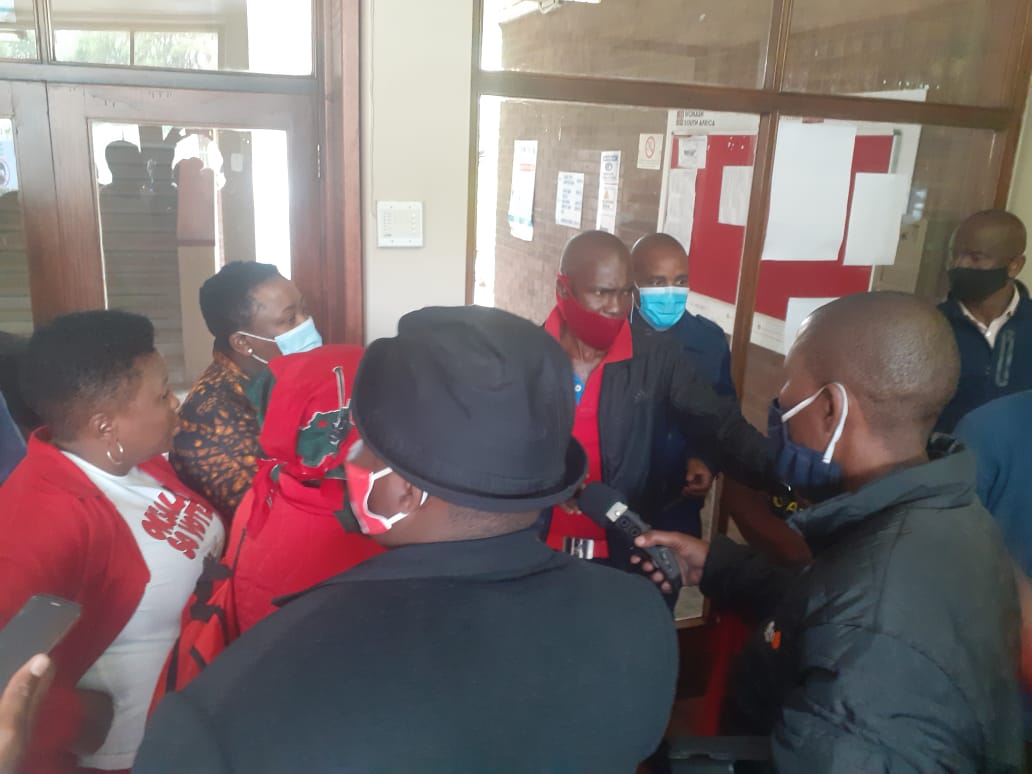 JabulaniFarmerM's tweet photo. #VaalHighMustFall @EFFSouthAfrica The only movement that will protect black child lives โ๐พโค๏ธ๐๐ค๐we are there right now at that school... https://t.co/DS1CdwOczc