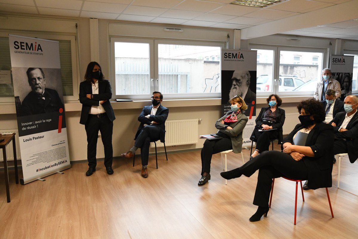 Un grand merci à <a href="/SemiaStartups/">SEMIA</a> pour son accueil. De nombreuses start-ups, futurs leaders tech de notre pays, y sont accompagnées. 
650M€ par an sont consacrés aux développement des entreprises innovantes avec le #PIA4 et #FranceRelance. #TerritoiresdeSavoirs