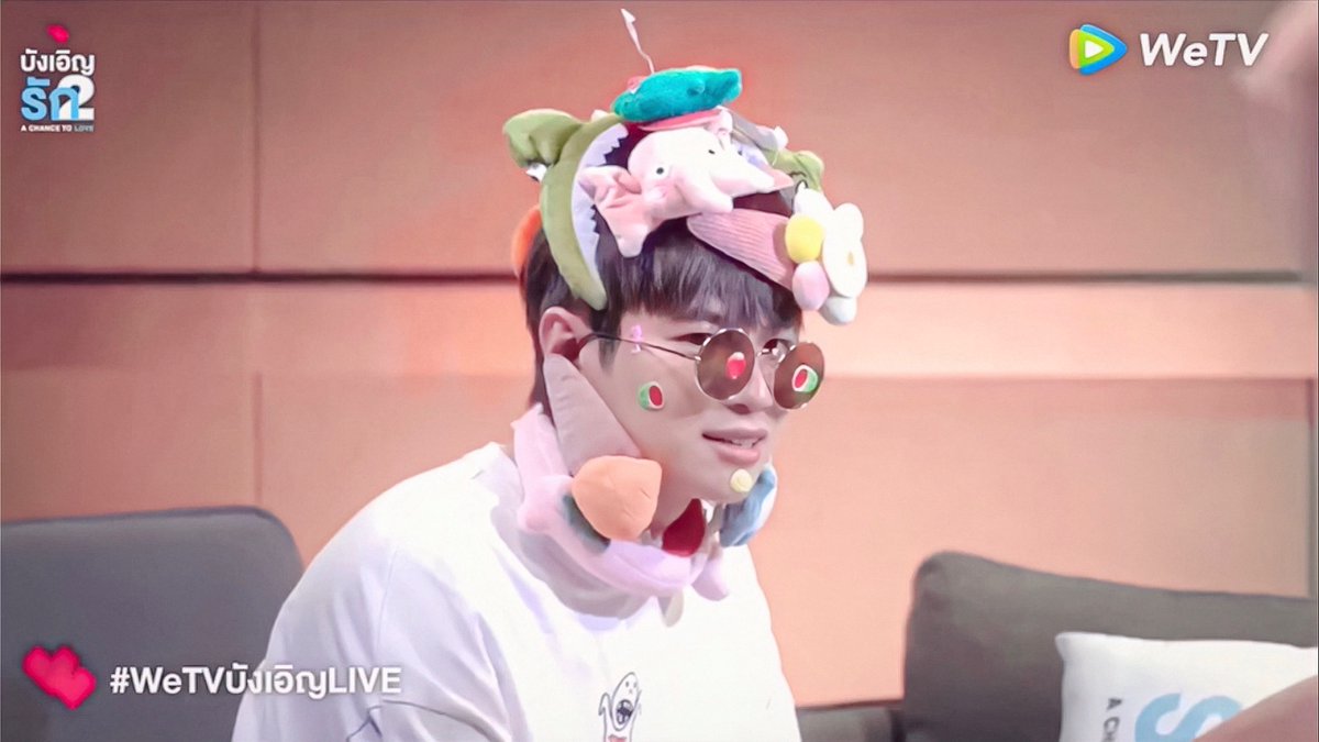 nupear_photo's tweet photo. นานๆทีจะโดนแกล้งแล้วก็คือสู้เค้าก็ไม่ได้ โอ้ยยสงสาร 5555555555 

#WeTVบังเอิญLIVE https://t.co/jQx7dUkCy4