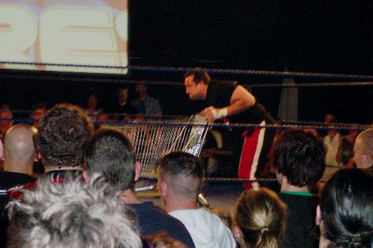 Raven vs. Sandman started as a one-on-one. They didn& #39;t do much of anything then a few minutes in Tommy Dreamer turned up with a shopping trolley full of weapons (obviously been to the Asda over the road) making it a "THREE... WAY... DANCE!!!"[cont]