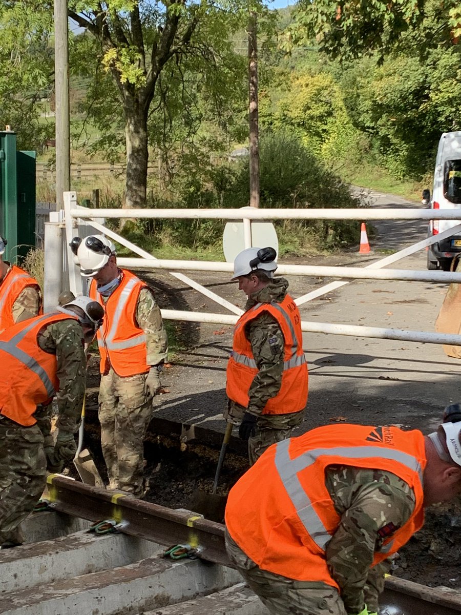 REServicewomen's tweet photo. A super visit to see Ex TURNOUT 20 today. Maj Grogutt of @507stre @65_group is working hard on the @WensleydaleRail level crossing. 🚞🚞 https://t.co/SMWTo0gXJk
