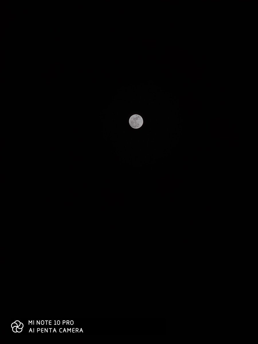 atytse's tweet image. Did you get a chance to see the full moon with your family ❤️? Shot by #MiNote10Pro