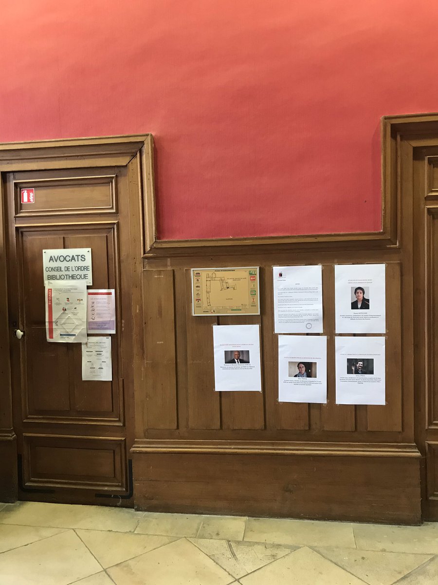 MeLETISSIER's tweet photo. Affichage dans la salle des pas perdus du palais de justice de Laon #FreeNasrin et soutien à @StephanCampana présent en Turquie pour soutenir nos confrères ! https://t.co/KUfvgBMXMc