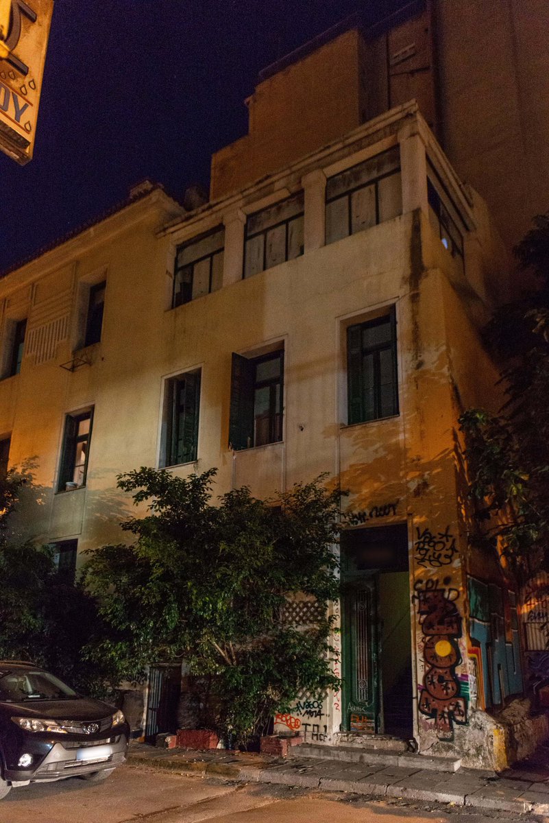 PotempkinBrain's tweet photo. 🇬🇷🚔#Greece: Αστυνομία has raided what they are describing as an “illegally occupied” building in Exarcheia on Stournari. Their report details the seizure of drug paraphernalia, along w tools and melee weapons. 5 of the seven arrested inside are foreigners. #CopGhanima https://t.co/jWbUPtd54E
