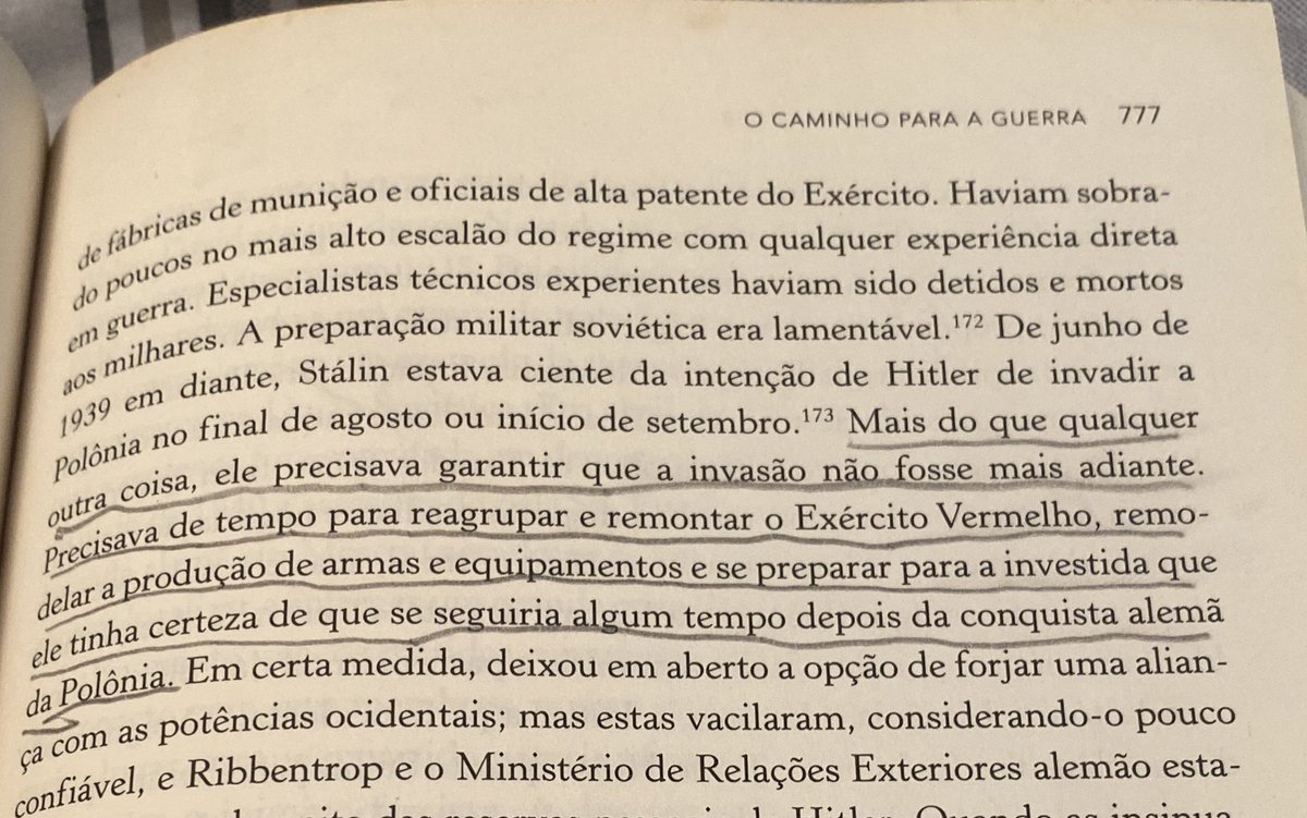 Contudo, o escopo do texto de Jones Manoel é sobre o Pacto Molotov-Ribbentrop. É nele que vou focar daqui em diante. Vamos começar com o que é verdade, mesmo que batendo em espantalho: de fato, Stalin sempre soube que o Pacto de Não-Agressão era temporário e a guerra inevitável.