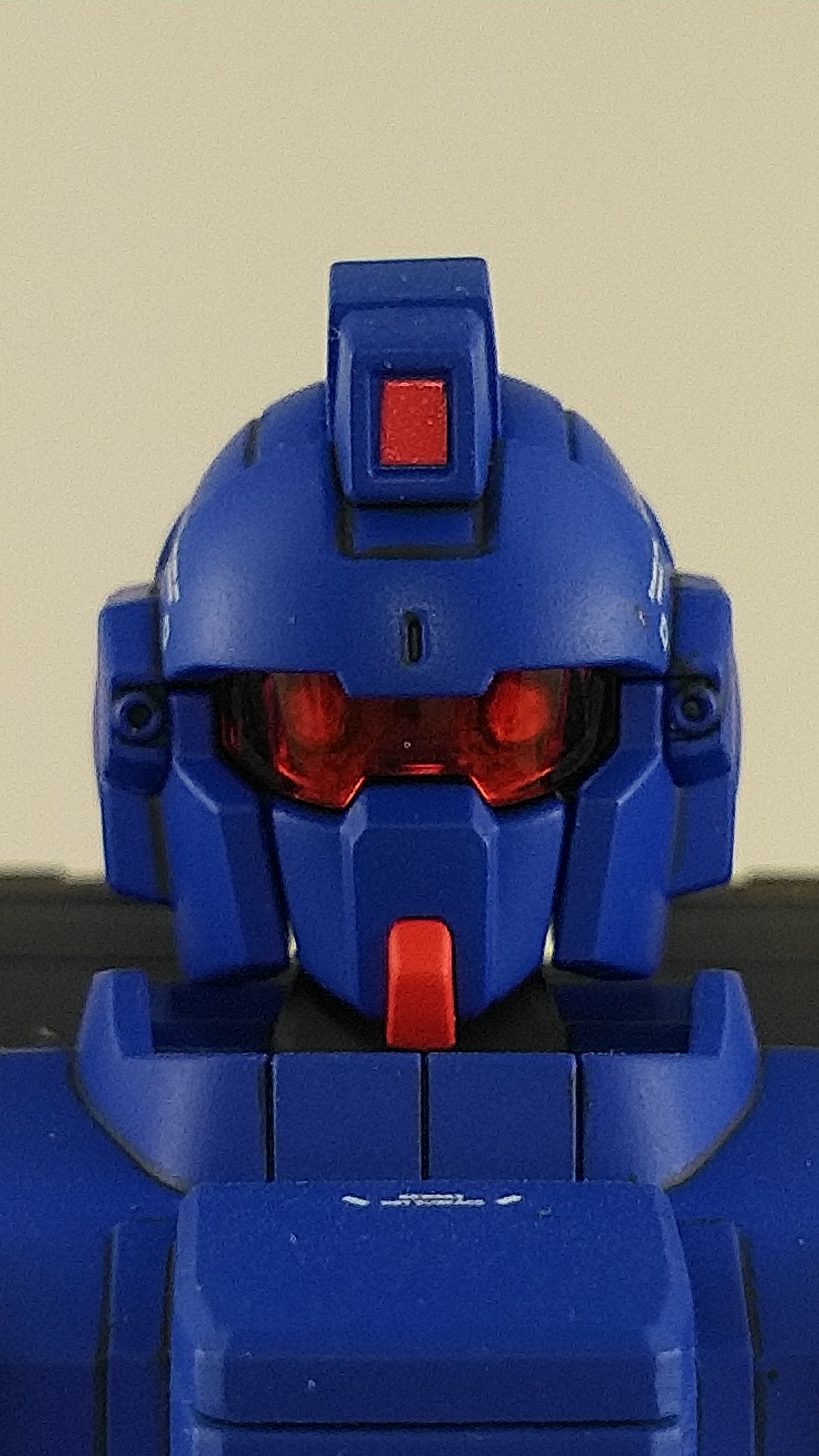 むらしょん 機動戦士ガンダム外伝 The Blue Destiny より Rx 79bd 1 ブルーディスティニー1号機 完成しました 近年リメイクされたキットで 丸目の ゲーム版 角目の 漫画版 頭部が付属しているので両方作っときました 塗装は全てガイアカラーを使用