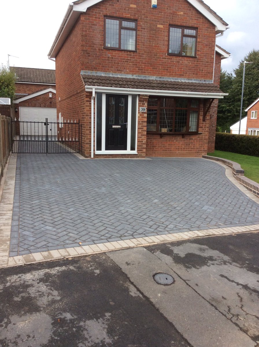 Another job completed 👍 Block paved driveway. Call us now on 07826224772 for a quote 😀