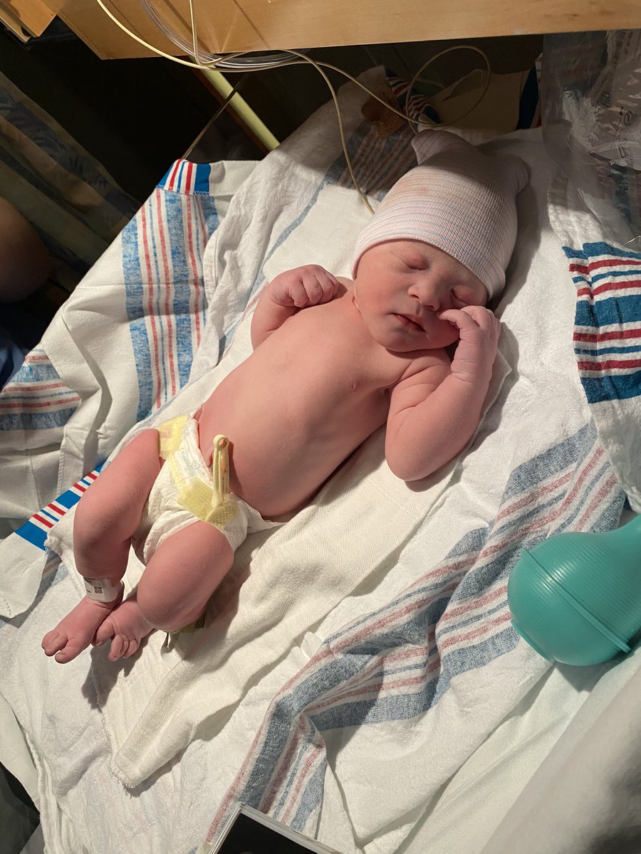 MufasaEvey's tweet photo. Holy shit the emotions of seeing your woman go through the birthing process is so crazy, no way I could of done it. Then to have a little human being you played apart of created actually the in front of you is so amazing. Baker Joseph Evey is here! https://t.co/PyVhPQBl5L