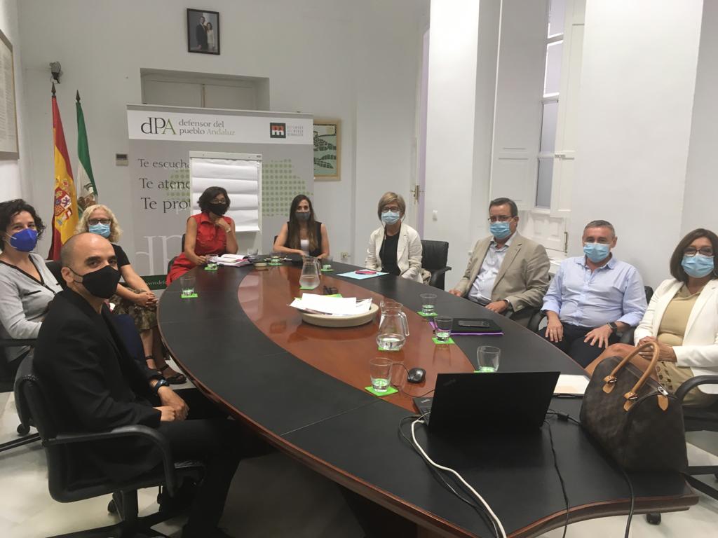 DefensorAndaluz's tweet photo. En #MediaciondPA atendemos las necesidades de los familiares de usuarios de cuidados paliativos pediátricos en la provincia de sevilla, con la colaboración de todas las administraciones sanitarias. https://t.co/izwOTPdiiD