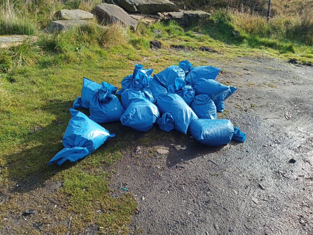 CMBC_CPT's tweet photo. Community protection team patrolling Calderdale borders for Fly Tipping.
@CMBC_CSRT
@Calderdale
@Suewarden306
#itsyourtownnotyourtip
#keepcalderdaleclean https://t.co/2NwELK1Bnx