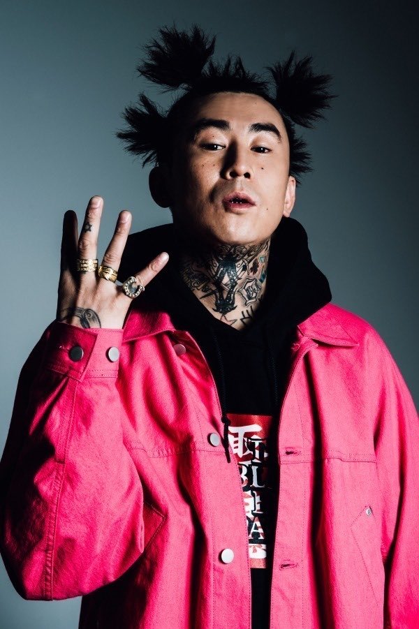 パンチライン Anarchy The King 般若とか漢やkrevaじゃない Ak Maccho Zeebraでもない Kohhやpablowにはちょっと早い 文句あったら電話ちょうだい Anarchy アナーキー ラッパー Hiphopp ヒップホップ T Co Uqd3chvhkq Twitter