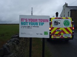 CMBC_CPT's tweet photo. Community protection team patrolling Calderdale borders for Fly Tipping.
@CMBC_CSRT
@Calderdale
@Suewarden306
#itsyourtownnotyourtip
#keepcalderdaleclean https://t.co/2NwELK1Bnx