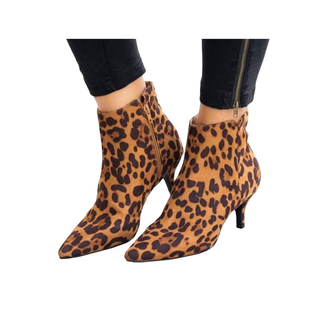 ShoesHubUganda's tweet photo. shoesaddict #shoeslovers #shoesforsale #shoestyle 
Call Or WhatsApp 0753844635
We have Free delivery with in Kampala for more than 2 pairs.
.
.
#kampala #eastafrica  #instauganda  #uganda #shoesuganda #ShoesHubUganda #ugandafashion #ugandanews #YagalizzaMunno https://t.co/AThTj4RksW