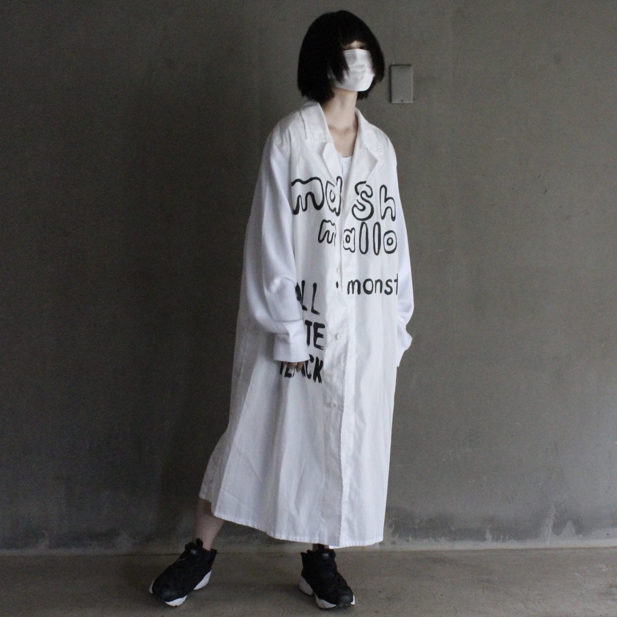 fashionsnap's tweet photo. 「ゼロゼロマルマル（00〇〇）」の51thコレクション「white×white」。
https://t.co/mAGsIWgP0O https://t.co/SygVqYUvcP