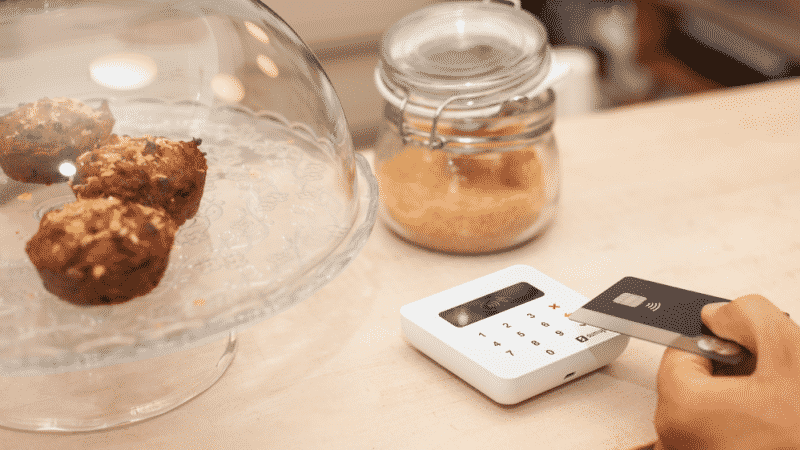 DroidSoft_fr's tweet photo. Un moyen de paiement sécurisé, rapide et facile d’utilisation : Le SumUp
➡️ https://t.co/mhJDzbsPXn ⬅️
#accessoires #android44 #apple #application #galaxy https://t.co/iYANT6tJeU
