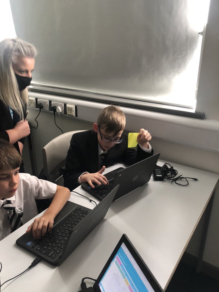 LlanwernSLC's tweet photo. New Chrome books up and working in the SLC @Llanwern_High Thank you @NewportCityH #mathsmorning #hardatwork https://t.co/6qLDdGcOks