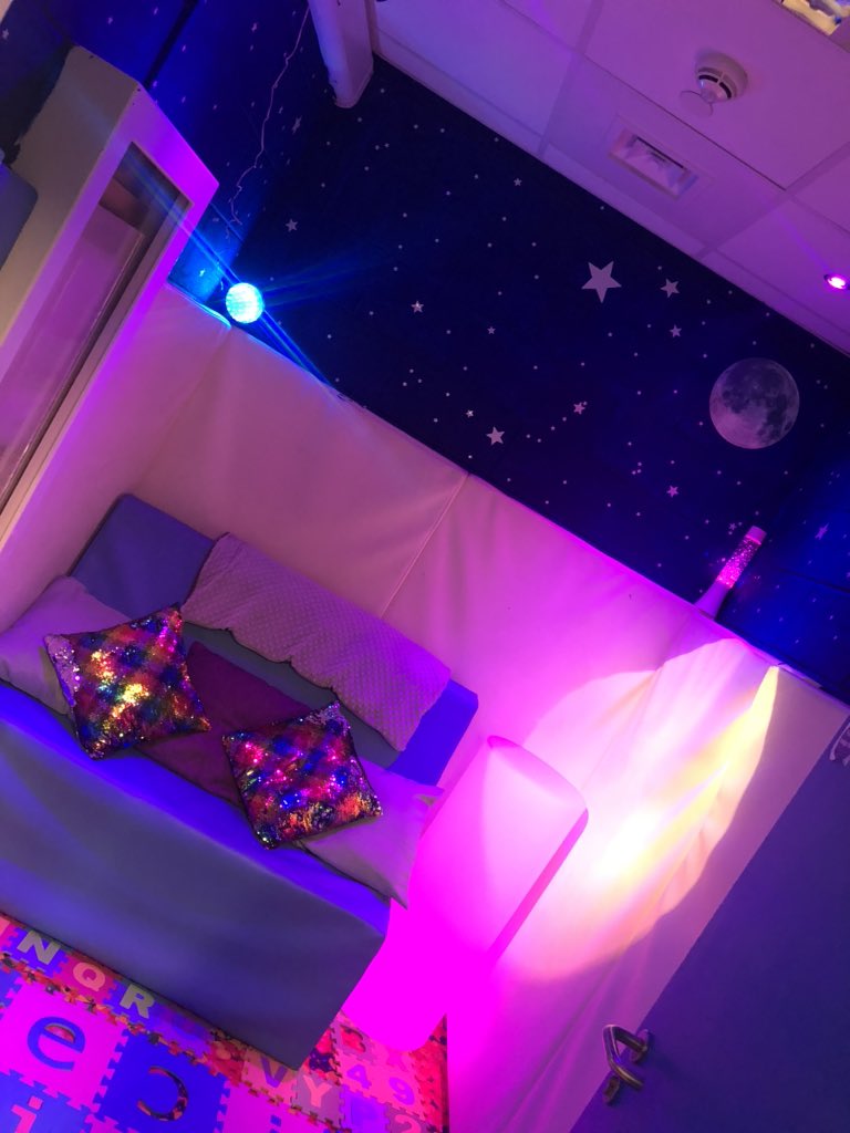 LlanwernSLC's tweet photo. SLC sensory room @Llanwern_High #letsstaycalm #brightlights https://t.co/7e4uZzeBmE
