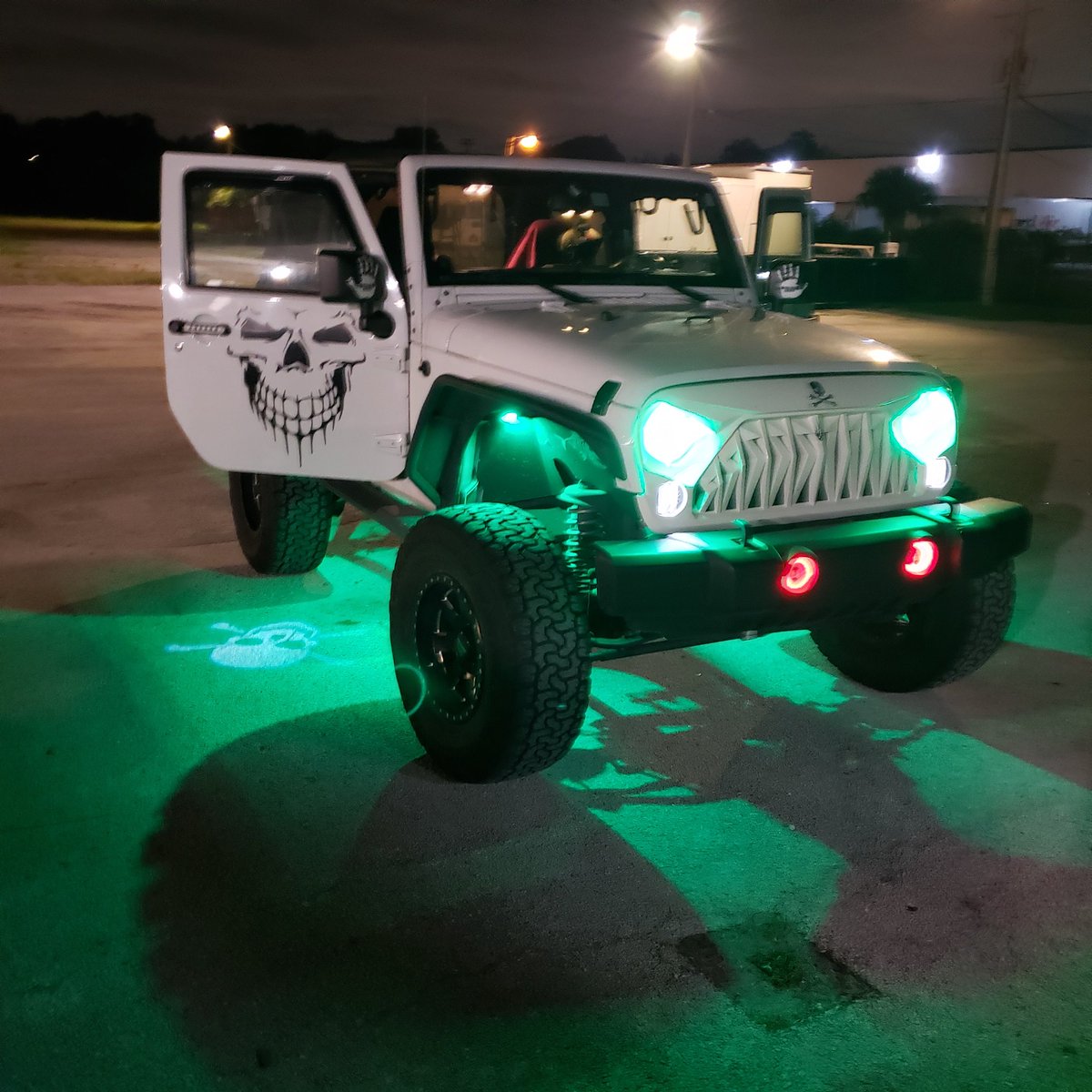 GidanoM's tweet photo. No need to Dress My Zanna up for Halloween π.every day for us is Halloween π₯.#jeepoween #4x4 #jeeplove #jeepjk #4wheeling #dirttrail #offroad #jeepwrangler #jeeple https://t.co/JbxOxS09W4