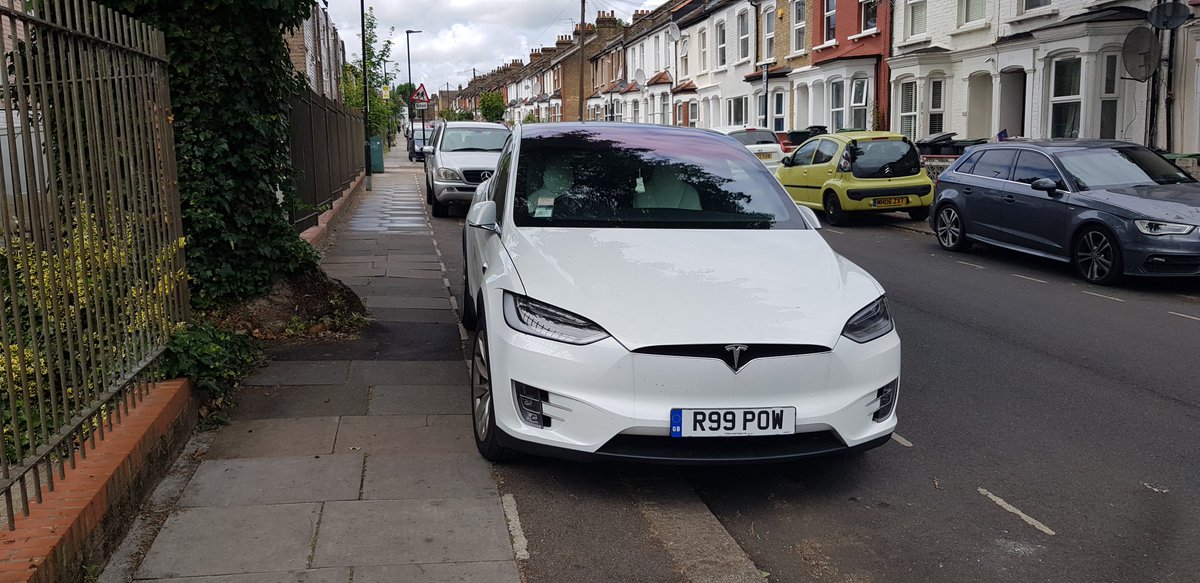 Let’s kick off with a classic… Pavement parking. Already banned in London, except where councils paint white lines to designate a bay. Aside from the obvious car dominance, it means it takes very little (a tree or a bin) to create a painful pinch point [2/9]