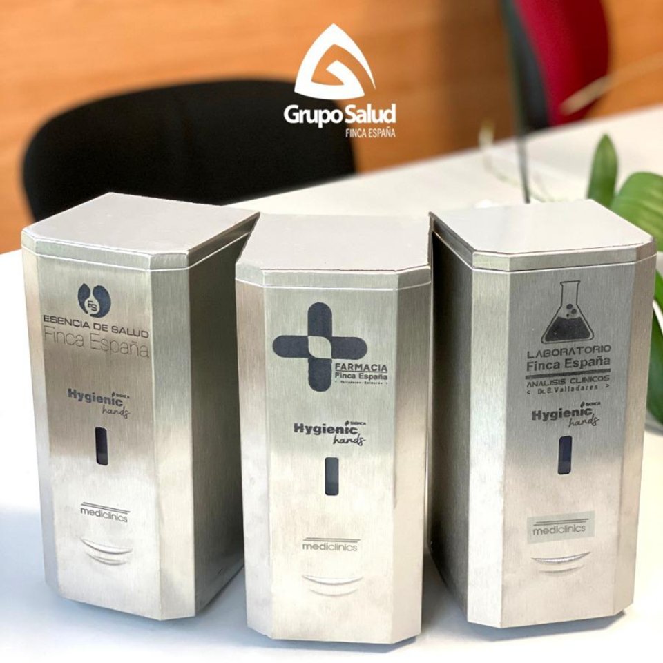 HygieniCanarias's tweet photo. Ya pueden adquirir nuestros productos en los establecimientos de @FarmaciaTnf .
Gracias por la confianza depositada en nosotros.
#ElaboradoEnCanarias #HygienicHands #Biomca #SoluciónHidroalcohólica #Covid19
@FarmaciaTnf @AsincaCanarias @elaboradoaqui @OliveraCanarias https://t.co/45GR9ZiDhZ