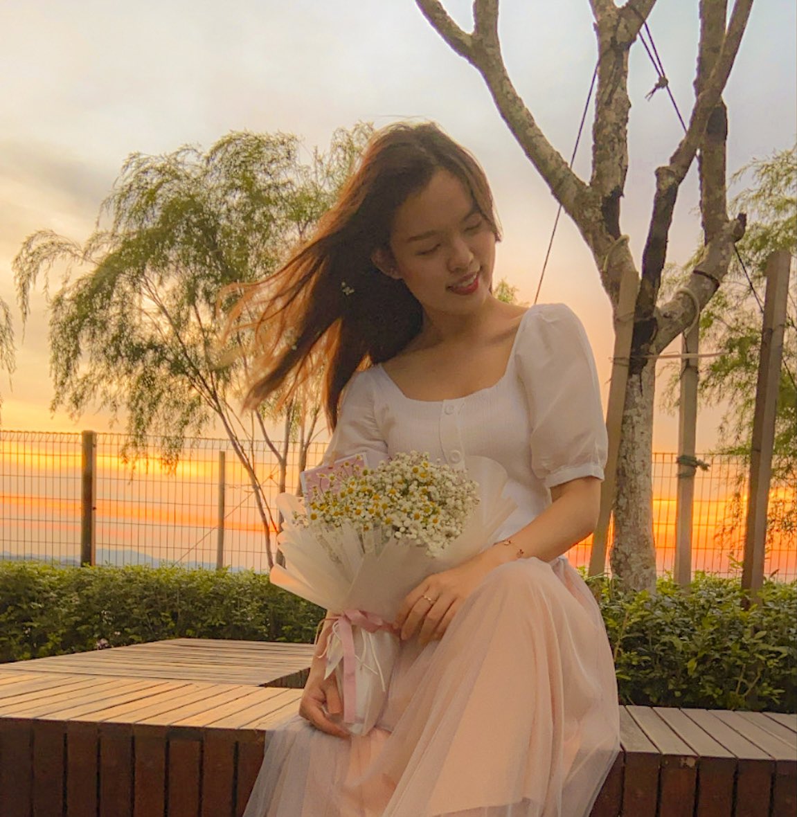 Jiahuay99's tweet photo. Sunsets like these ✨☀️🌼🌻
#sunsets #😌 https://t.co/H4SWGTyWXE