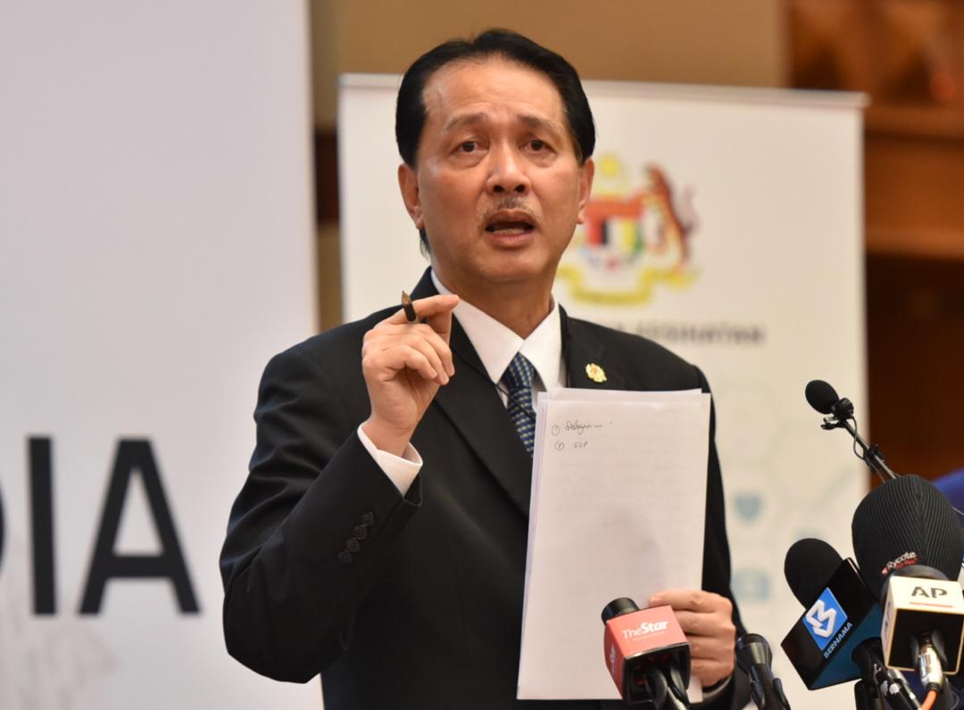 1. Kuarantin wajib 14 dikenakan kpd  individu tiba dari Sabah  yang  negatif pada ujian saringan di KLIA/KLIA2 tetapi berhubung rapat dgn kes positif. 

2. Bagi yg negatif pada ujian saringan pertama tetapi ada simptom, mereka juga wajib kuarantin 14 hari.