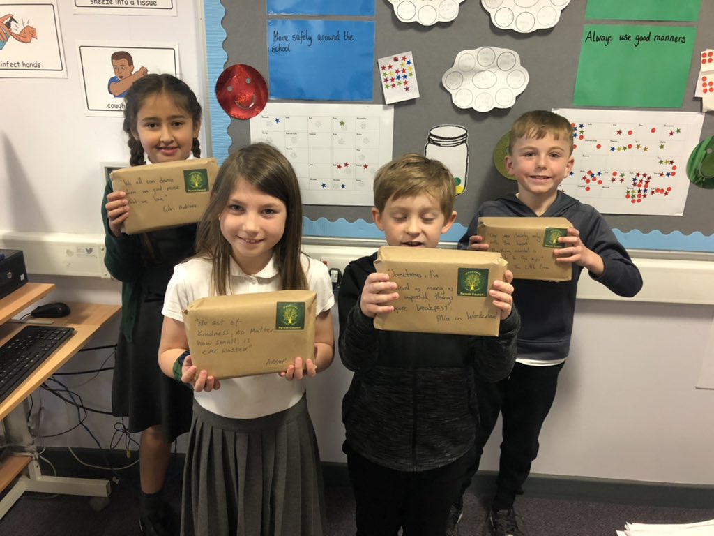 WoodlandsPrim1's tweet photo. Primary 4 were super excited to receive their book parcels from parent council today. https://t.co/487zO7c1k7