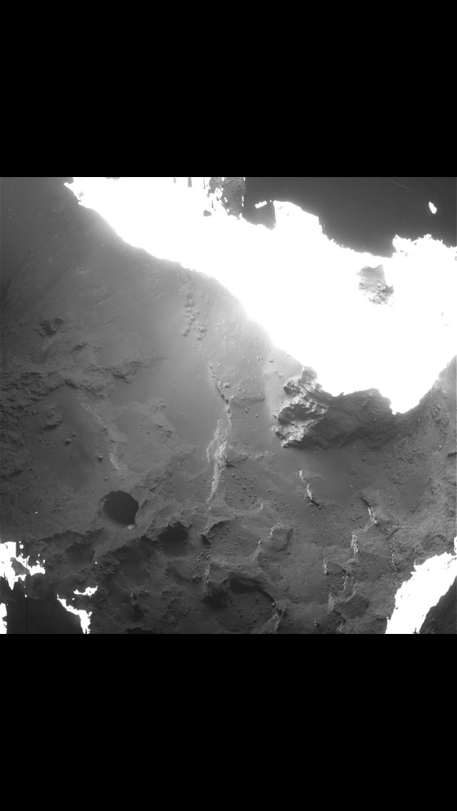 6- same photos as in last tweet: the head rim is tilted up towards us slightly. This also accounts for yellow looking more displaced back on the body. Needless to say, everything in this thread is based on study of 100s of photos, not just this one. END (for now) #67P