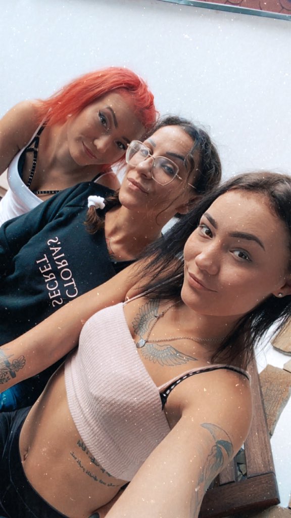 @NatashaInk 😍 https://t.co/hVvJGZeUer