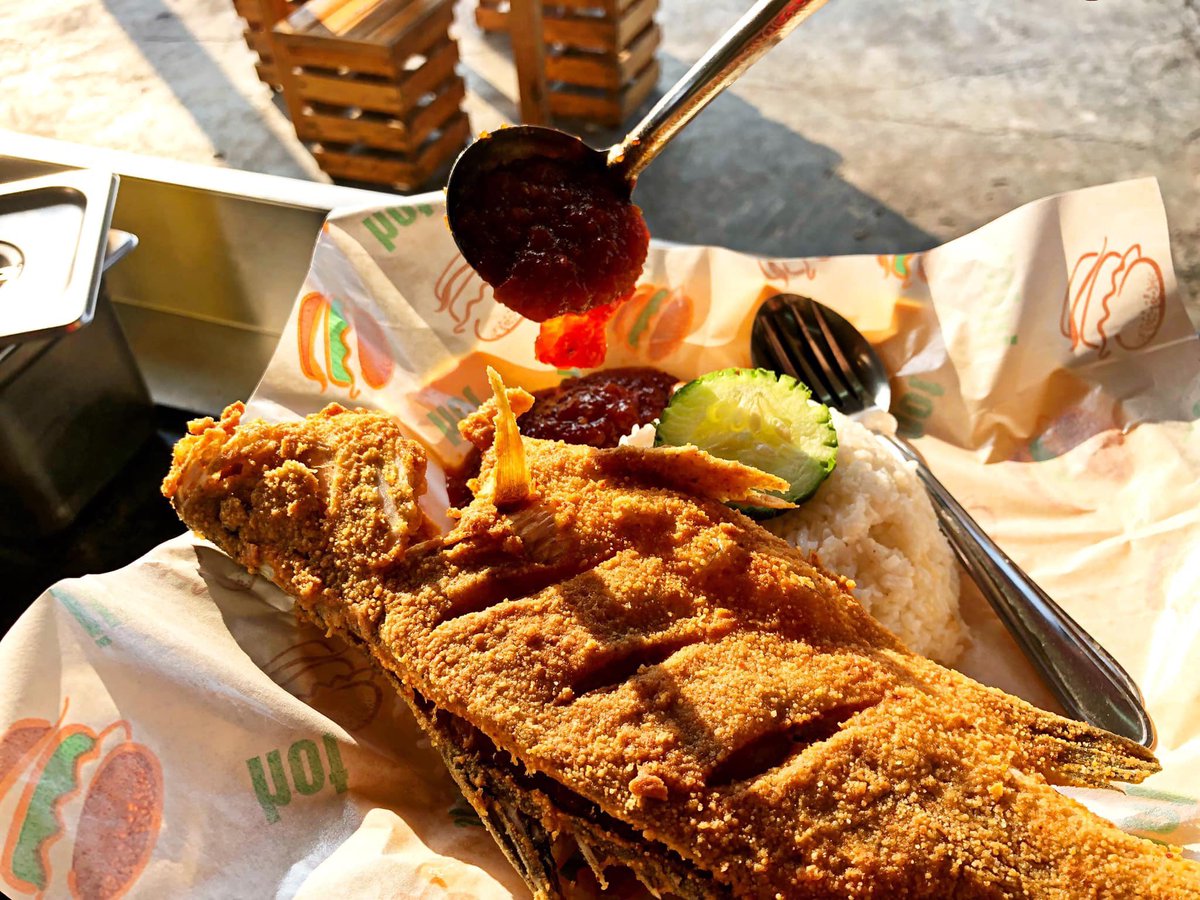 BurgerRabax's tweet photo. " MENU YANG LAGEND DI BURGER RABAX , TETAP MENJADI PERMINTAAN 🤤 "
.
Antara feedback yang saya terima tentang Nasi Lemak Siakap Terbang ni 👇
.
⚠️ Portion Ikan Besar .
⚠️ Siakap Ranggup didalam lembut di dalam .
⚠️ Makan bersama sambal nasi lemak terus terbang .
⚠️ Harga Berbaloi https://t.co/w279EYS9Ez