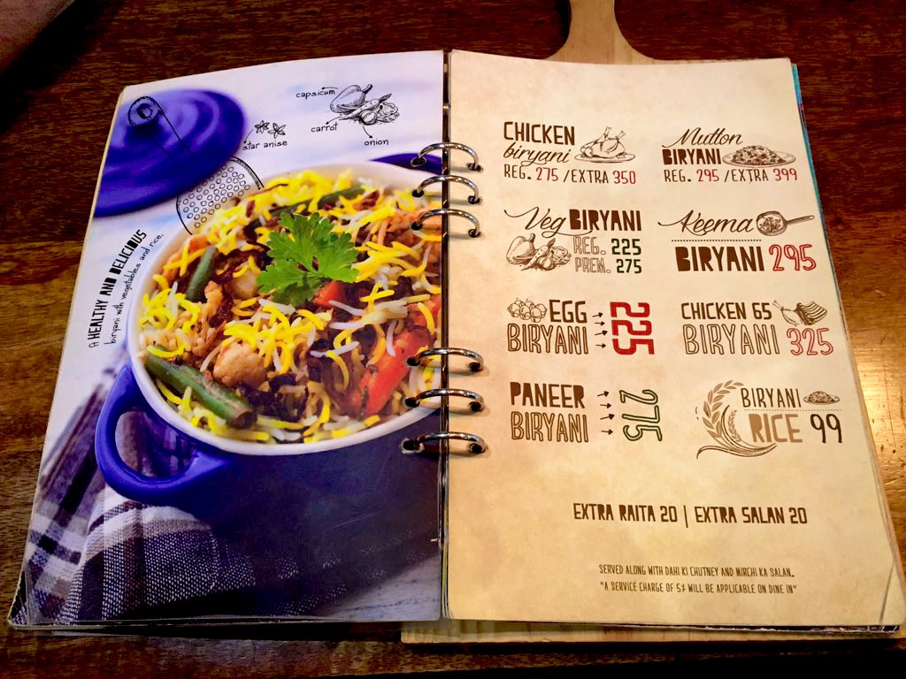 Mio 建築物でもイラストでも本の装丁でもインドはデザインや色彩が斬新 この色とこの色を組み合わせちゃうわけね っていう驚きがありつつ なぜかうまく馴染んでるのがすごい デザイン絡みに興味ある人は インドで何かしらヒントを得ることが