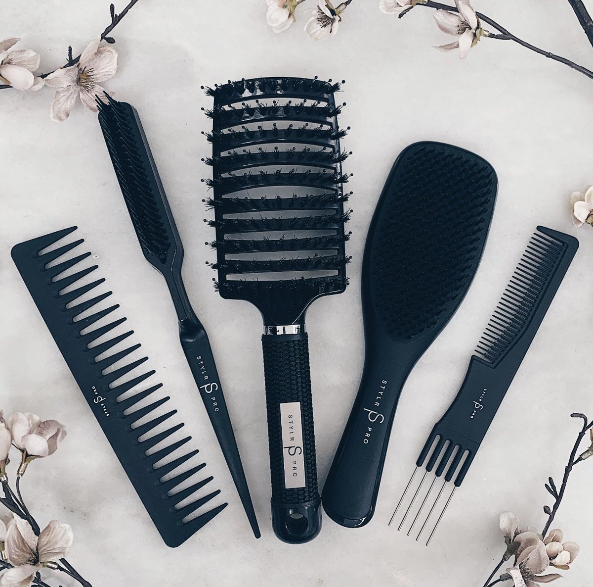 StylrPro's tweet image. Tomorrow is your last day to get a saving of a massive 35% when you buy all 5 @stylr.pro brushes!
stylr.pro