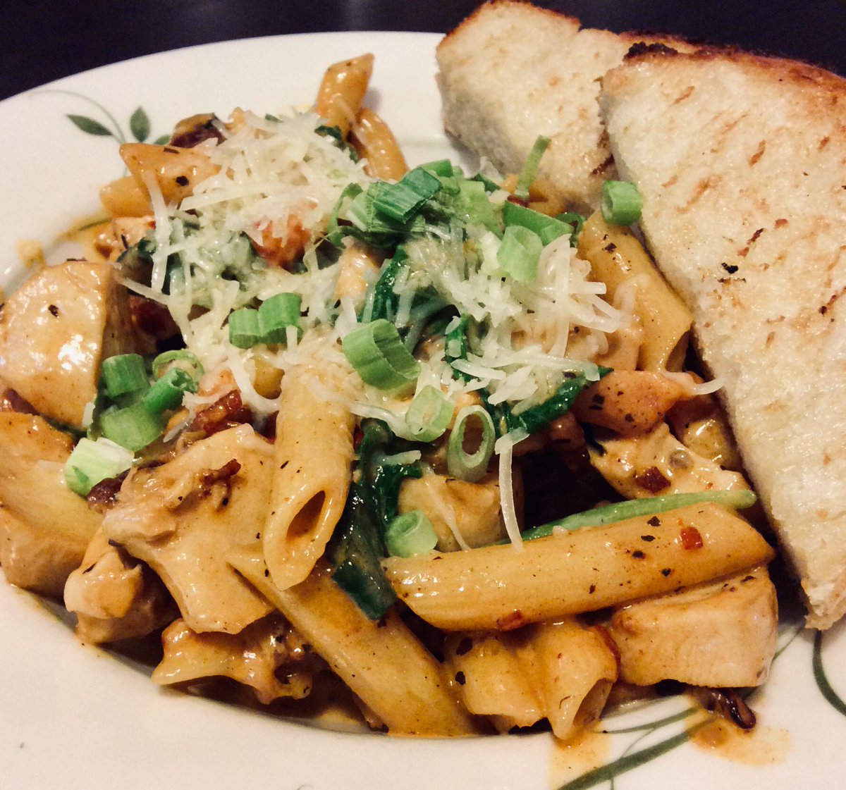 Happy Thursday Corner Brook!

Today we have:
✨Spicy Chicken Bacon Penne with mushrooms 
✨Tomato Basil Soup
✨Peanut Butter Crème Brûlée 

Coffee is on, see you soon!