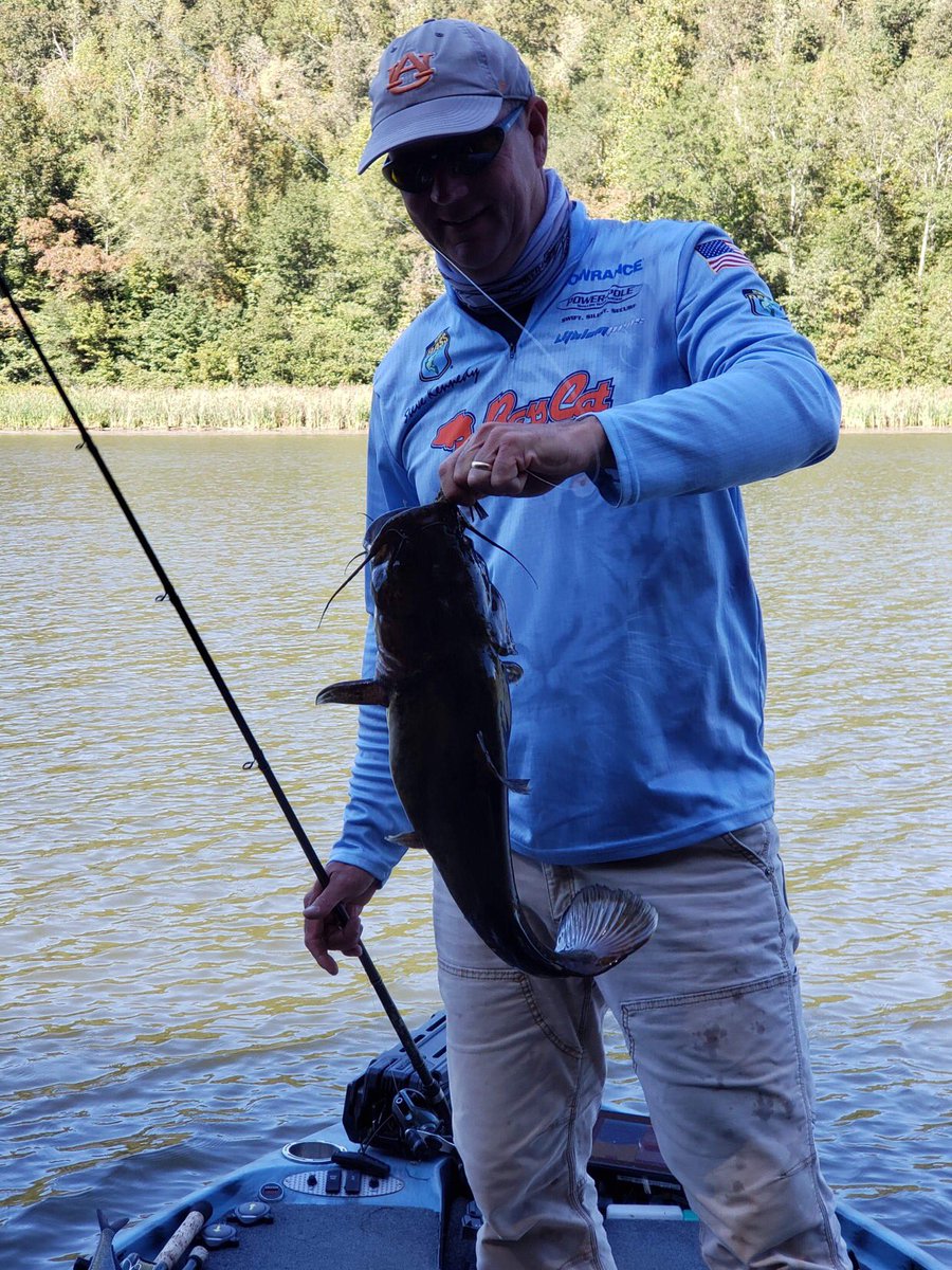 ProSteveKennedy's tweet image. I thought I had her. Didn’t take long to figure out something’s wrong...flathead catfish grrrrr. @bass_nation @basscatboats @lowrancefishing @Power_Pole @lithiumpros #feeltherush #stillawesome #wrongday
