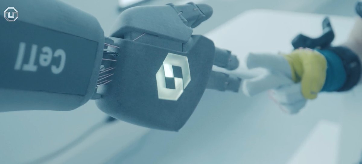 5g_lab's tweet image. Always, Robot demos have been highlights at the 5G Summit in Dresden. This time two robotic demos are shown by @tudresden_de @TactileInternet @ComNets_TUD @ingTUDresden #5G #5GSummit #RobotValleyDresden @wandelbots