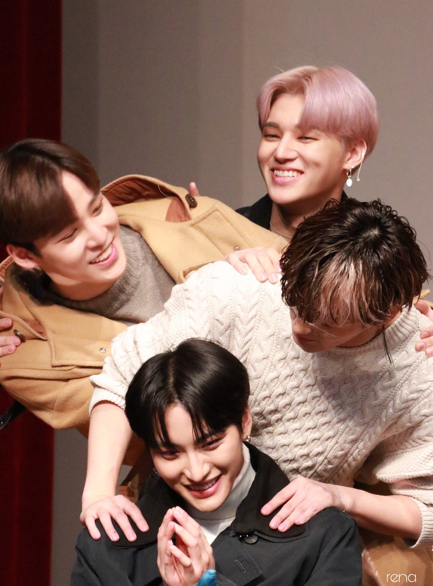 in conclusion, everyone loves park seonghwa.