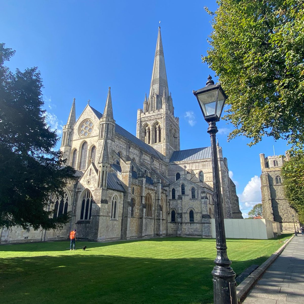 Doesn’t the cathedral look splendid today? Happy October everyone! 

#chichester #chichestercathedral 

#visituk #loveengland #loveuk #lovegreatbritain #explore_britain #mybritain #uk_greatshots 
#chichesteronline 
#wearechichester #lovechichester: zpr.io/HhXT8