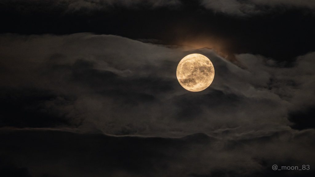 201001 오늘 추석 보름달 달사진 #보름달 #fullmoon
☁️🌕☁️