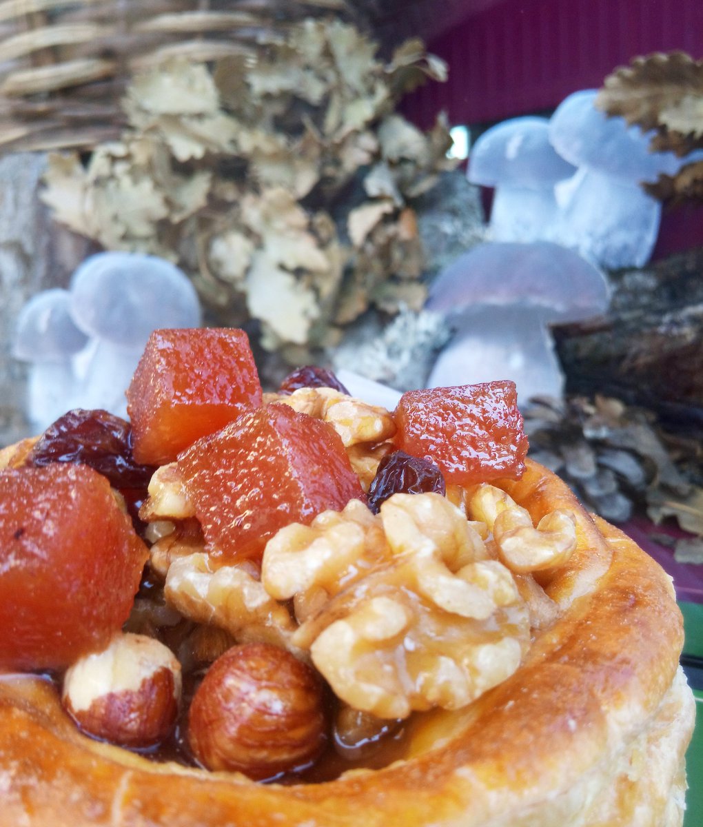 PostresDMusic's tweet image. Més #productedetemporda 
Tartaletes de #music i #codonyat
Deliciosa 😋 

#postresdemusic #somgormands 
#productedetemporda #productesdetardor #tardor🍁🍂🍃
#pastisseria #artesana 
#lapobladesegur #pallarsjussa