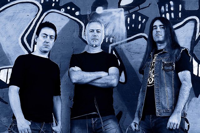 .<a href="/EMBOQUEROCK/">EMBOQUE</a> presenta su nuevo disco ‘Directamente’. Un doble CD y DVD en directo. rockestatal.com/actualidad/emb…