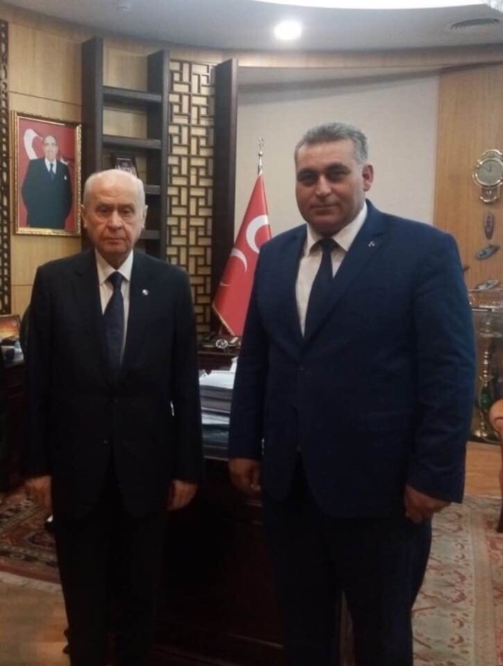 Mensubu olmaktan şeref ve onur duyduğum davamın ve Partimin, 2 yılı atama dönemi 3 yılı da seçilmiş olmak üzere 5 yıldır şan ve şerefle sürdürdüğüm İl Başkanlığına tekrar aday olduğumu kamuoyuna saygılarımla arz ediyorum. #DevletBahceli 
 NE MUTLU TÜRKÜM DİYENE