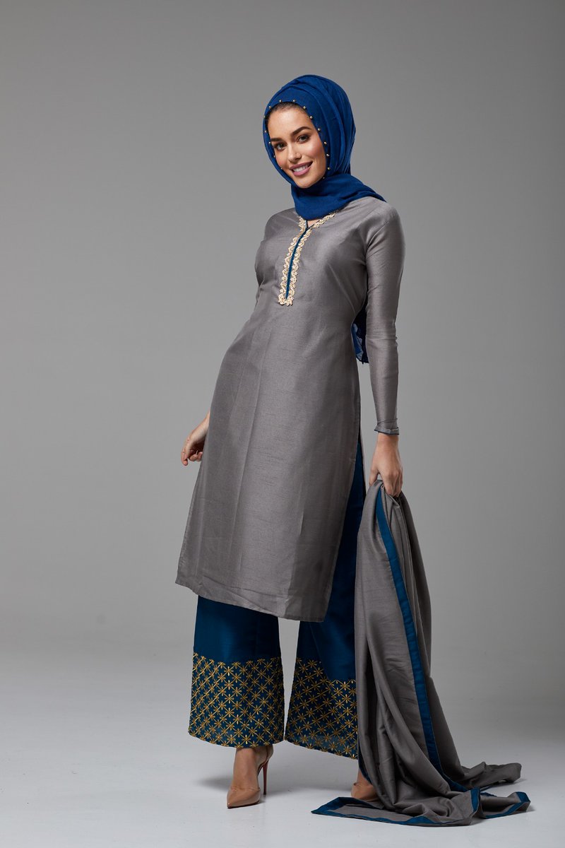 Asian_CoutureUK's tweet image. Heat things up, with our new styles meant to keep you hot (quite literally) this winter! 🔥
Shop online : asiancouture.co.uk/autumn-winter-… 

#pakistanifashionwear #fashionista #desioutfits #desicouture