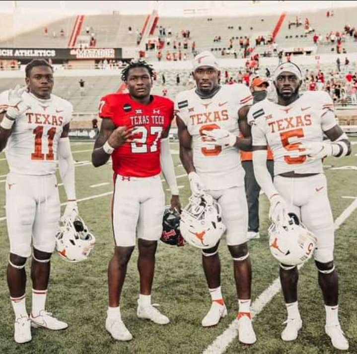 EjPXSc7WsAMJ3nJ?format=jpg&name=900x900