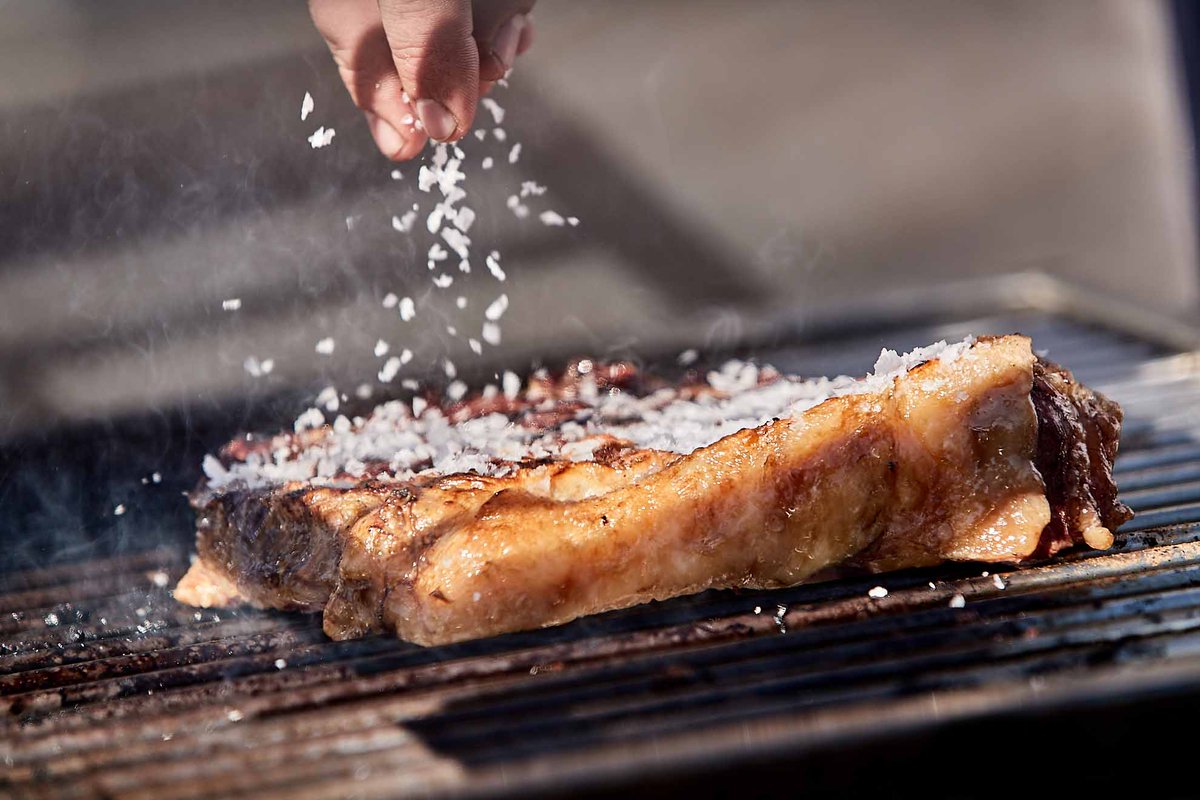 JosperOfficial's tweet photo. Gracias al equipo de #EquipoH por su fantástico post del blog. Nuestro equipamiento a la orden del día para continuar dando vida a la brasa gastronómica.: https://t.co/HrXDCzeupV https://t.co/bnbXfsD8qc